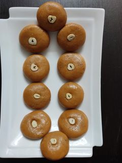பால் பேடா (Paal peda recipe in tamil) செய்முறை முக்கிய புகைப்படம்