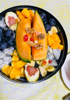 Una foto de Ensaladas de Frutas Variadas!!
