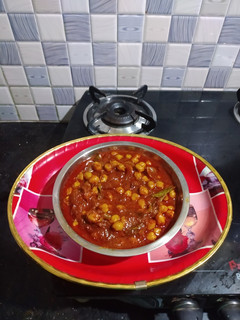 * யம்மி & ஸ்பைஸி சென்னா மசாலா*(channa masala recipe in tamil) செய்முறை முக்கிய புகைப்படம்