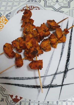 A picture of Air Fryer Pinchitos (Spanish-Style Skewers).