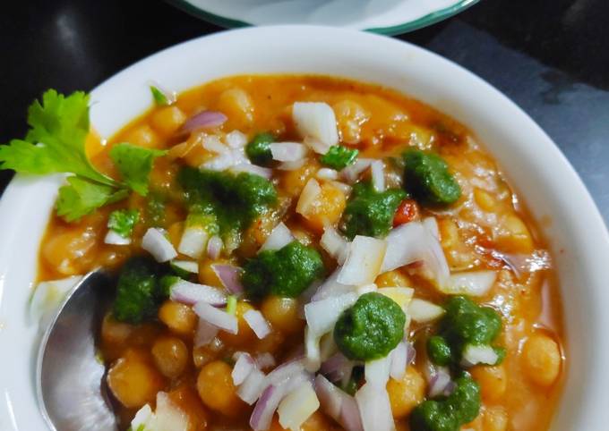 Aloo Chana Chat Recipe by Reena Andavarapu - Cookpad