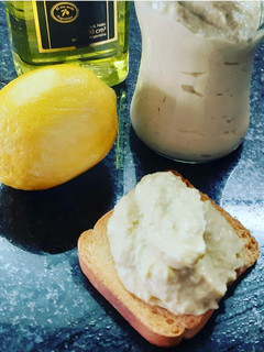 Una foto de Hummus de garbanzo 🥄