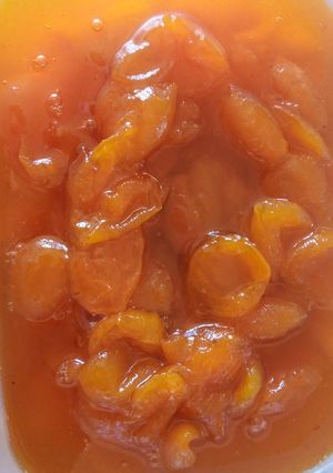 عکسی از دستور مربای زرد آلو
