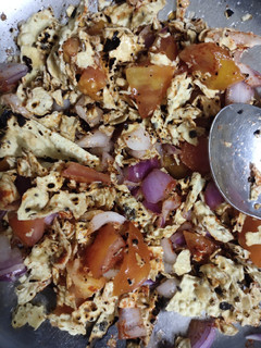 पापड़ चाट(papad chaat recipe in hindi) रेसिपी मुख्य फोटो
