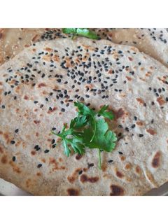 तंदुरी रोटी (tandoori roti recipe in marathi) रेसिपी चे मुख्य फोटो 