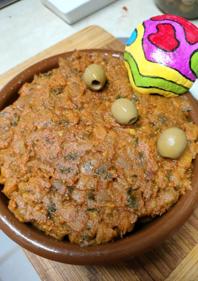 Una foto de Zaalouk - unto de berenjena y tomate