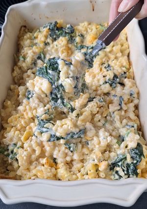 Une photo de Gratin de coquillettes cheddar et épinards