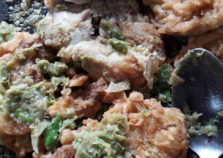 Ayam dan tempe geprek cabe rawit 😁