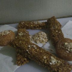 A picture of Oats jaggery bars.