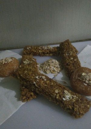 A picture of Oats jaggery bars.