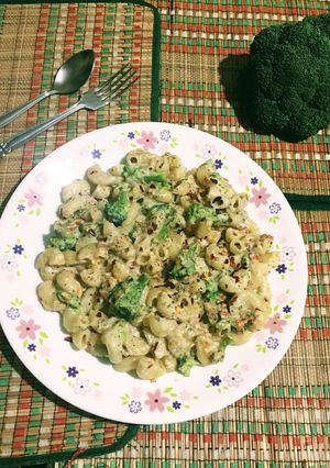 A picture of White Sauce Pasta.