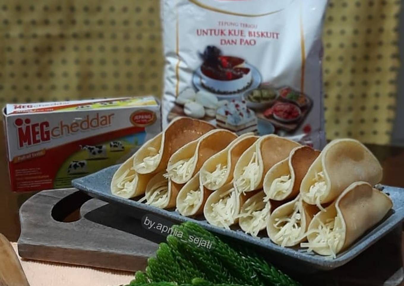 Kue Manja awet empuk