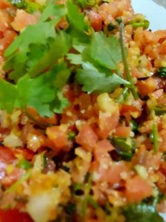 गाजराची कोशिंबीर (gajrachi koshimbir recipe in marathi) रेसिपी चे मुख्य फोटो