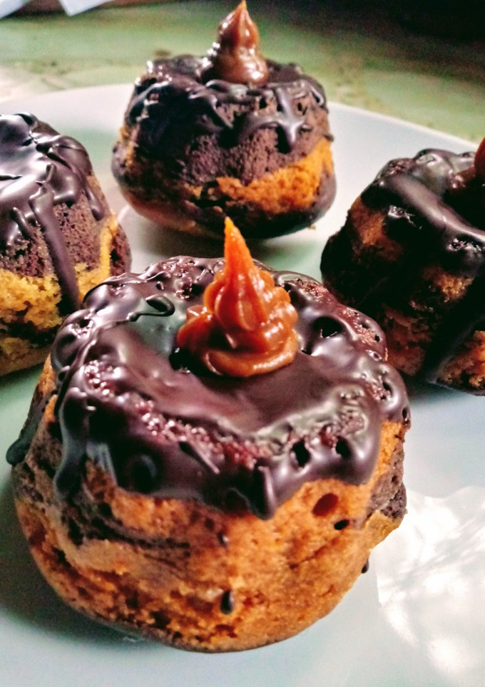 Una foto de Budincitos marmolados de chocolate y dulce de leche