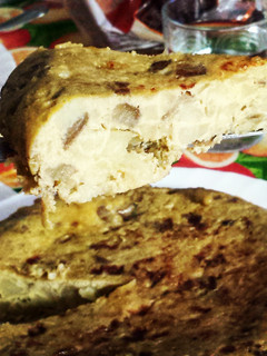 Una foto de Tortilla de patata y berenjena