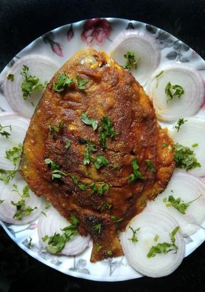 पापलेट फ्राय (Paplet fry recipe in marathi) रेसिपी चे मुख्य फोटो 