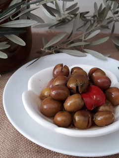 Una foto de Aceitunas aliñadas