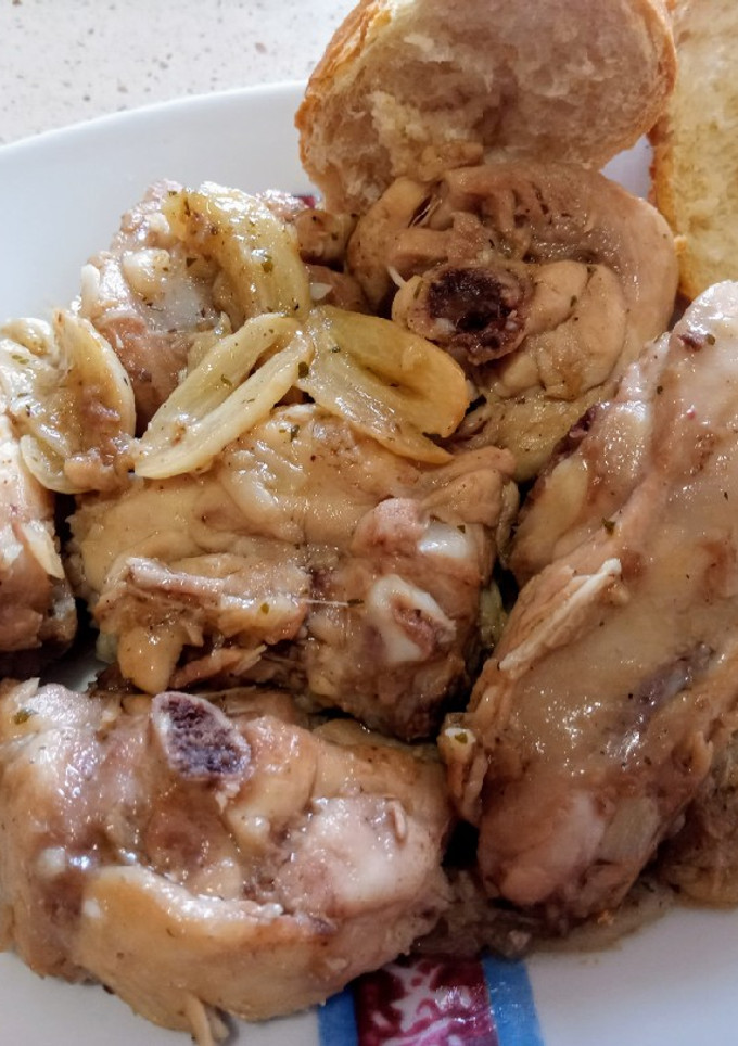 Una foto de Mi pollo al ajillo