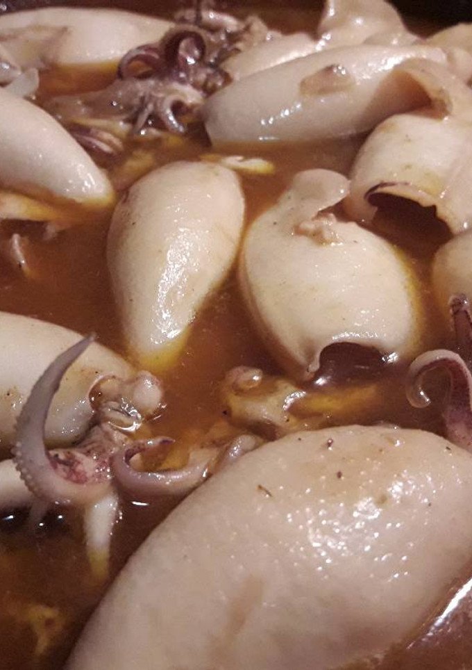 Una foto de Calamares encebollados