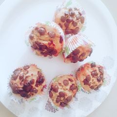 A picture of Banana walnut muffin.