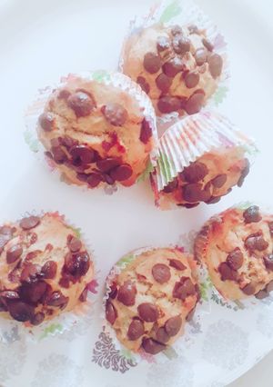 A picture of Banana walnut muffin.