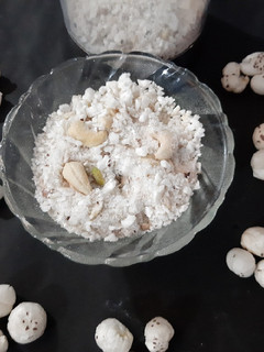 ड्राई फ्रूट्स मखाने की पंजीरी (dry fruits makhane ki panjiri recipe in Hindi) रेसिपी मुख्य फोटो