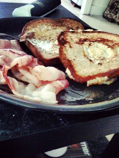 A picture of Eggy in a basket.