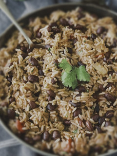 મેક્સિકન રાઈસ (Mexican Rice Recipe In Gujarati) રેસીપી મુખ્ય ફોટો
