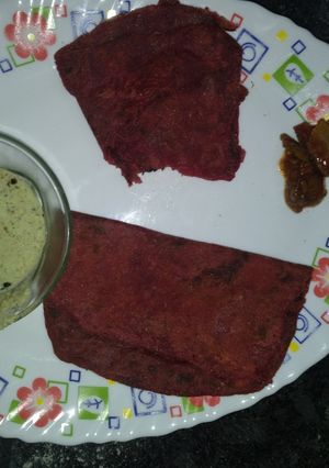 चुकंदर के पराठे (Chukander ke parathe recipe in Hindi) रेसिपी मुख्य फोटो