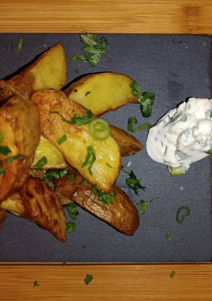 Картопля🥔 запечена у аерофритюрі зі сметанно-часниковим соусом