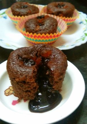 आटा चोको लावा केक (Atta choco lava cake recipe in Hindi) रेसिपी मुख्य फोटो