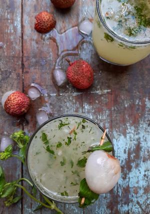 A picture of Litchi basil mojito.