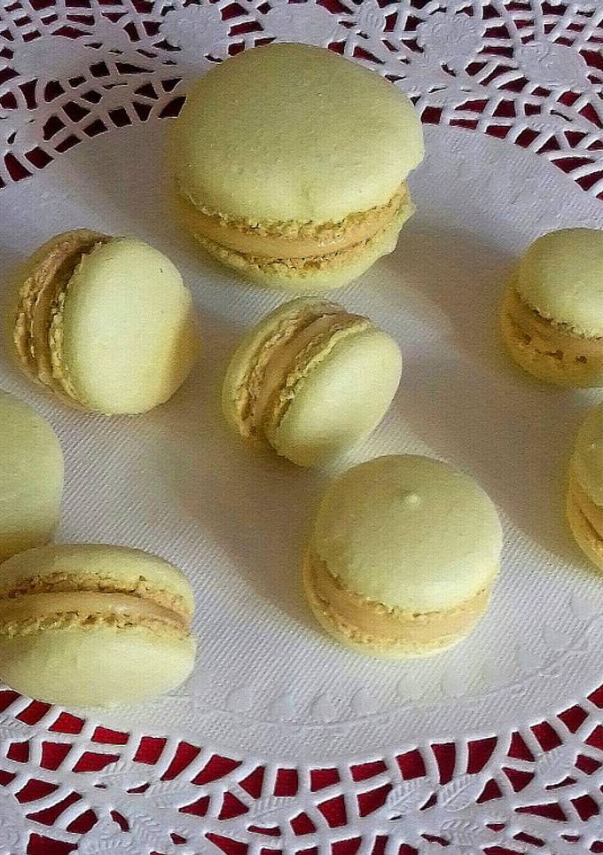 Десерт Макарон