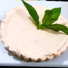 A picture of Mango mousee tart.