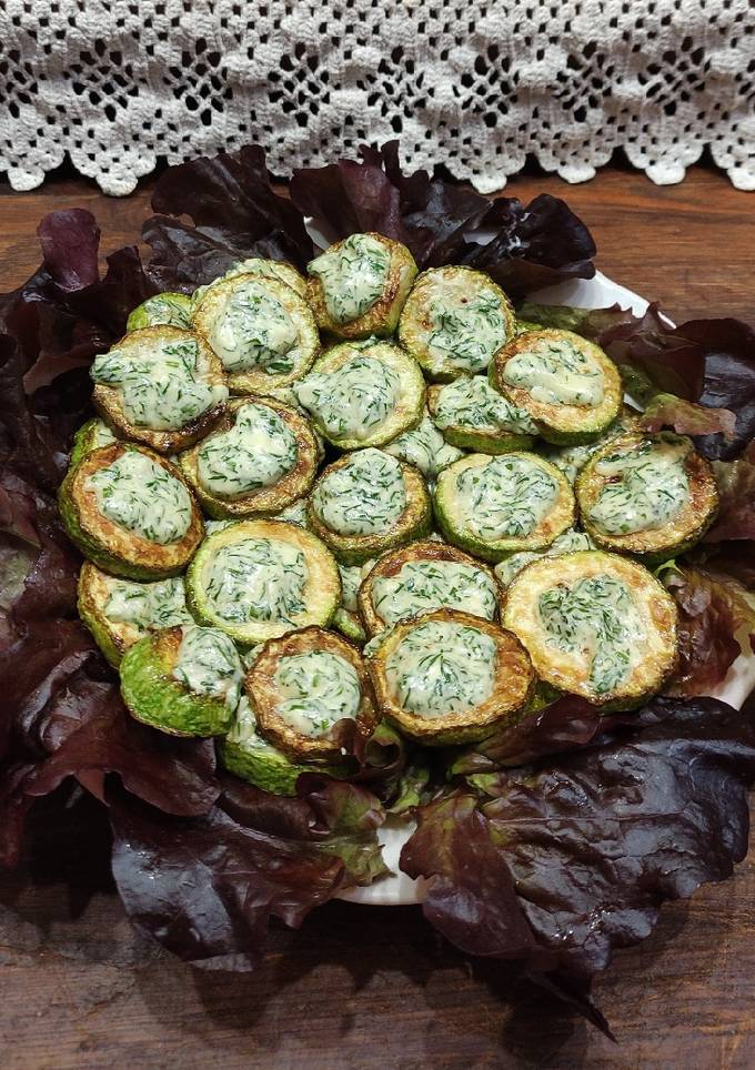 Кабачки під часниковим соусом