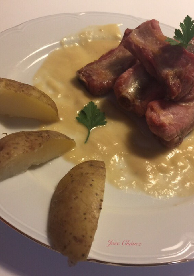 Una foto de Costillas de Cerdo con salsa de Cerveza