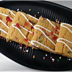 A picture of Cookie Cake.