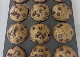 Bakery-Style Banana Chocolate Chip Muffins