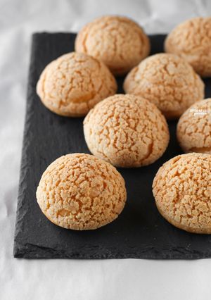 A picture of Craquelin Cream Puff [Mascarpone Filling].