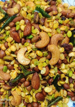 A picture of Avarekai Mixed Dry fruits mixture.