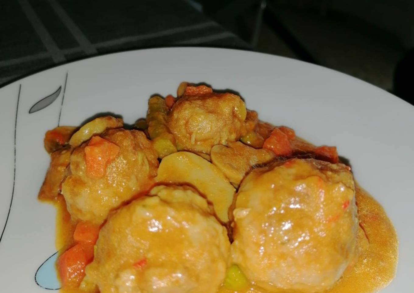 Albóndigas de cerdo en salsa