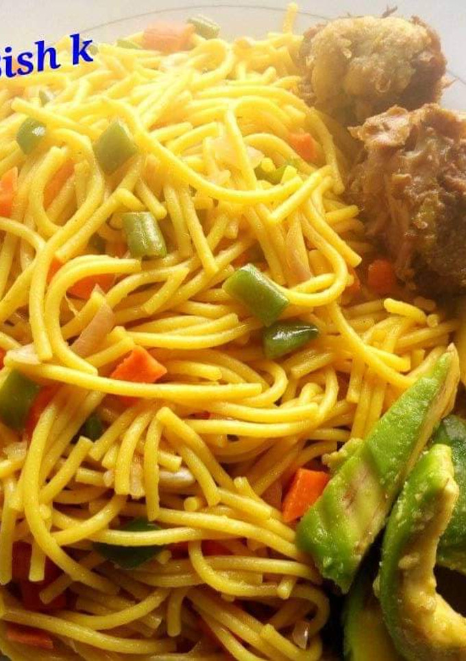 A picture of Spagetti with avacado.