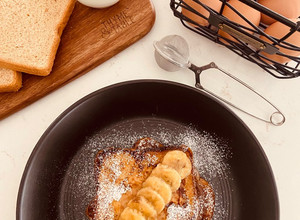 A picture of French toast!! 🍞.