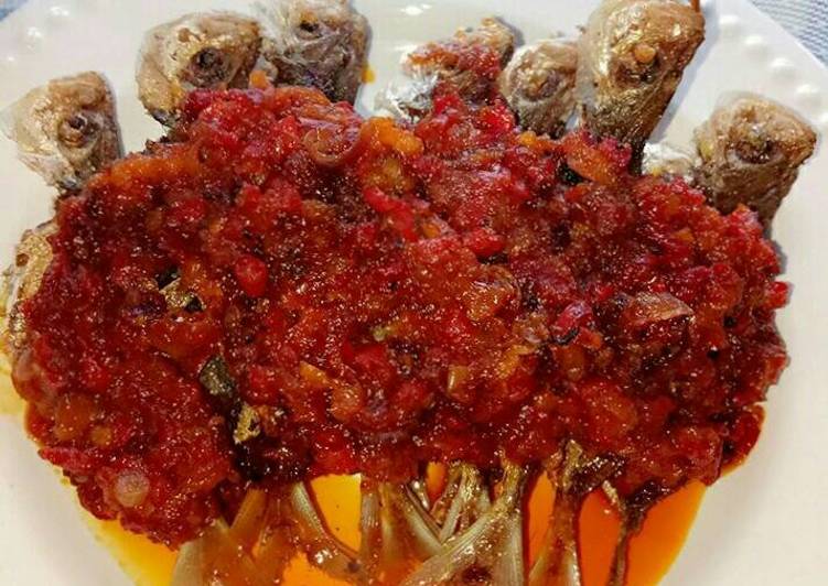 Bagaimana Menyiapkan Ikan Balado Crispy yang Menggugah Selera
