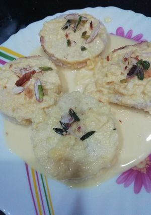 A picture of Bread ki rasmalai.