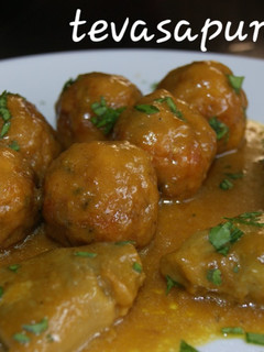 Una foto de Albóndigas de bacalao guisadas con alcachofas