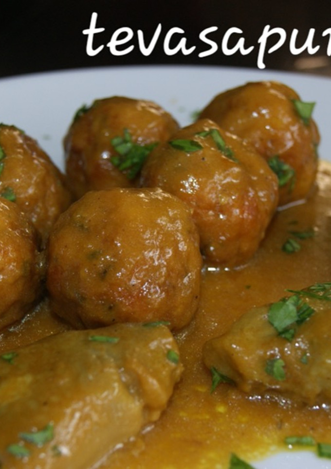 Una foto de Albóndigas de bacalao guisadas con alcachofas