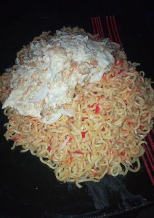 A picture of Indomie with scrambled egg.