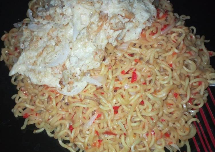 Indomie with scrambled egg