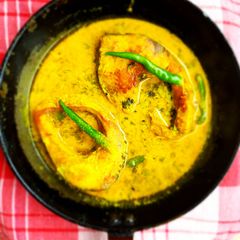 A picture of Rohu with mustard paste gravy.